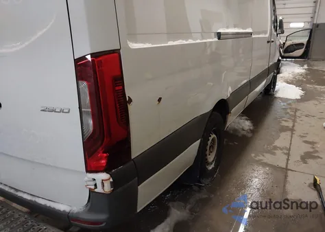 2019 Mercedes-Benz Sprinter 2500 High Roof V6 z USA, uszkodzony, nr VIN WD3PF1CD0KP059846